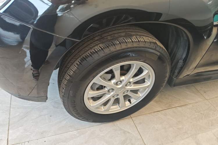Used Mitsubishi ASX 2013 2.0L CVT Two-Wheel Drive Elite Edition Left Front Wheel Hub