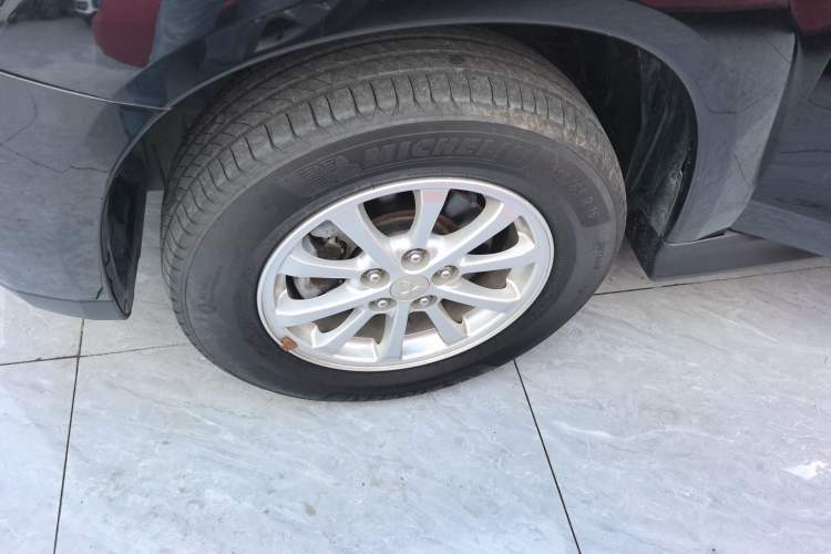 Used Mitsubishi ASX 2013 2.0L CVT Two-Wheel Drive Elite Edition Left Front Wheel Hub
