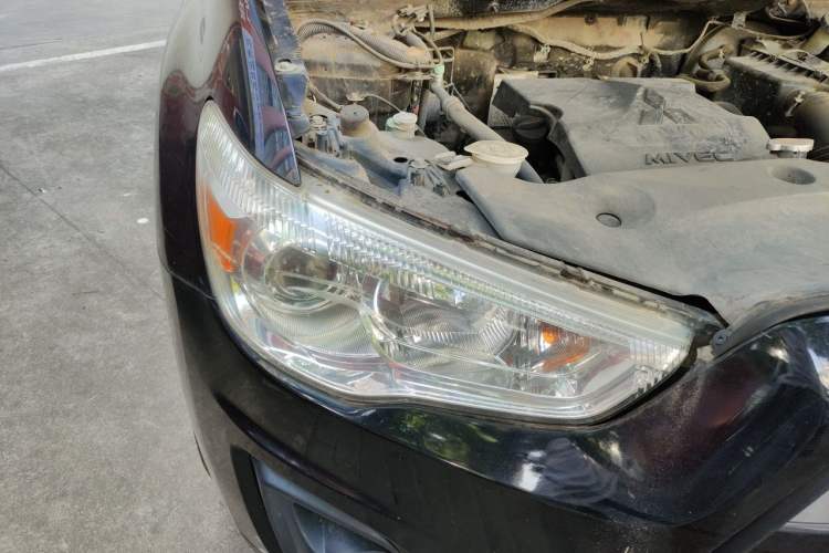 Used Mitsubishi ASX 2013 1.6L Manual Two-Wheel Drive Standard Edition Right Front Headlight