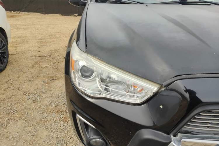 Used Mitsubishi ASX 2013 1.6L Manual Two-Wheel Drive Standard Edition Right Front Headlight
