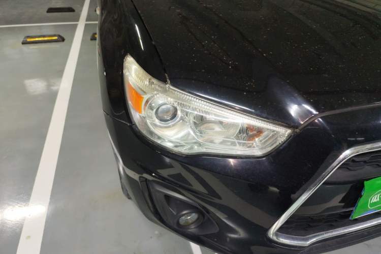 Used Mitsubishi ASX 2013 2.0L Manual Two-Wheel Drive Comfort Edition Right Front Headlight