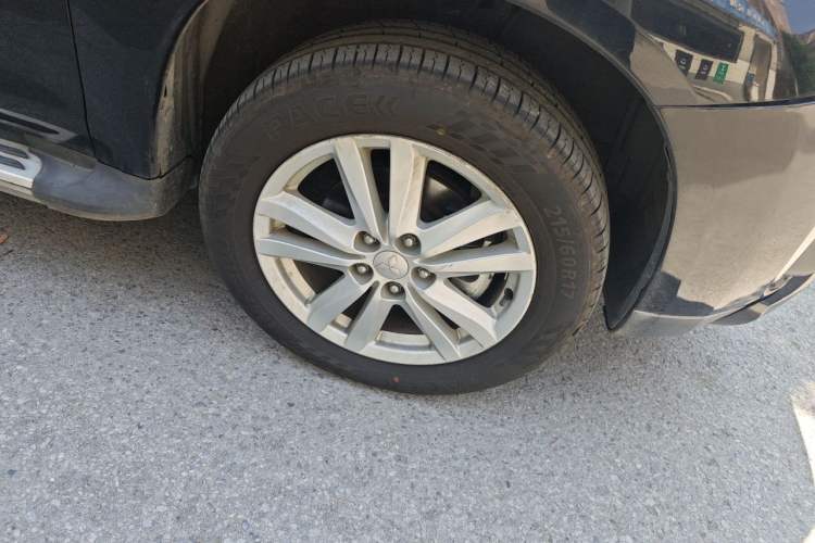 Used Mitsubishi ASX 2013 2.0L CVT Four-Wheel Drive Premium Edition Right Front Wheel Hub