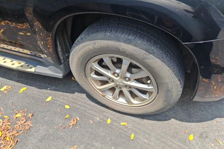 Used Mitsubishi ASX 2013 2.0L CVT Two-Wheel Drive Elite Edition Right Front Wheel Hub