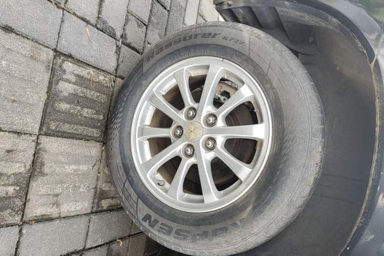Used Mitsubishi ASX 2013 1.6L Manual Two-Wheel Drive Standard Edition Right Rear Wheel Hub