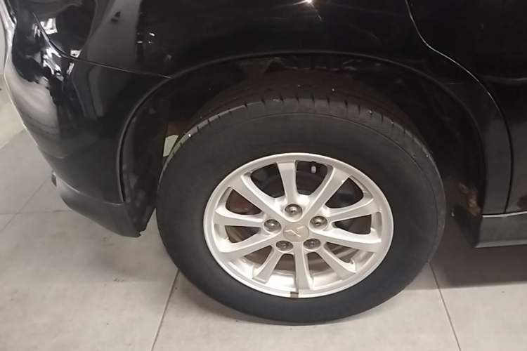 Used Mitsubishi ASX 2013 2.0L CVT Two-Wheel Drive Elite Edition Right Rear Wheel Hub