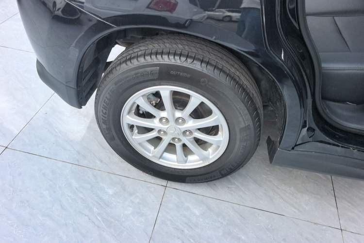 Used Mitsubishi ASX 2013 2.0L CVT Two-Wheel Drive Elite Edition Right Rear Wheel Hub