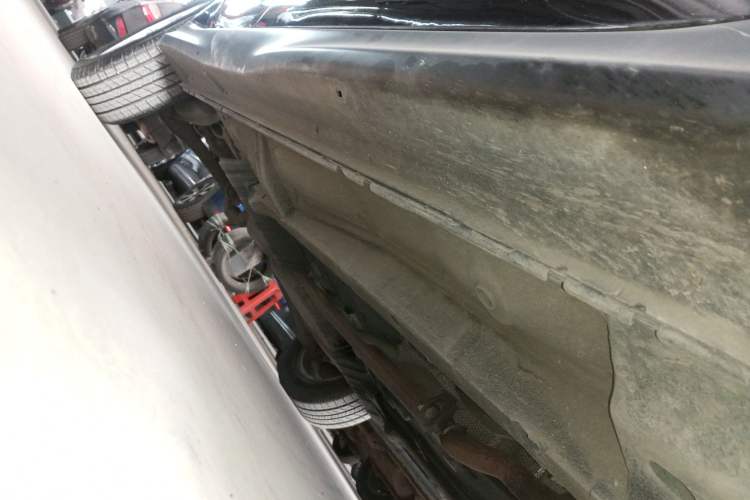 Used Mitsubishi ASX 2013 1.6L Manual Two-Wheel Drive Standard Edition Right Side Sill