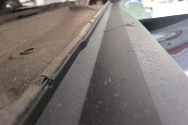 Used Mitsubishi ASX 2013 2.0L CVT Two-Wheel Drive Elite Edition Right Side Sill