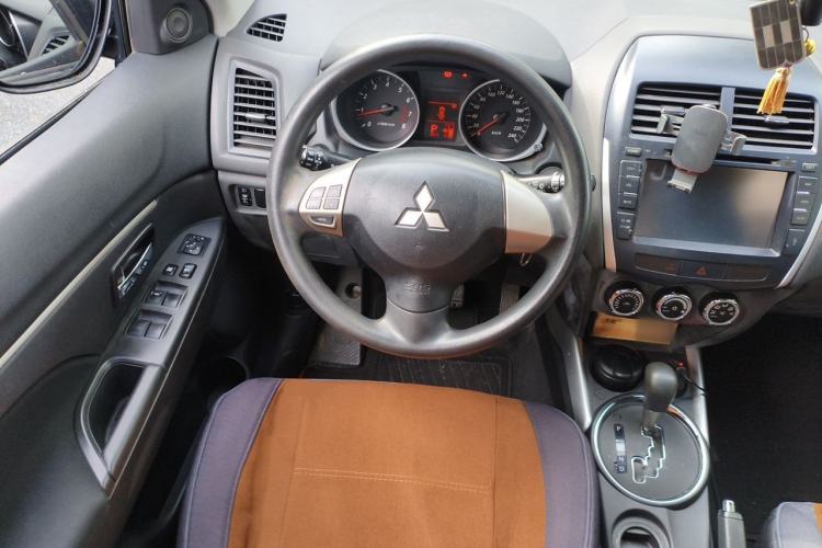 Used Mitsubishi ASX 2013 2.0L CVT Two-Wheel Drive Elite Edition Steering Wheel
