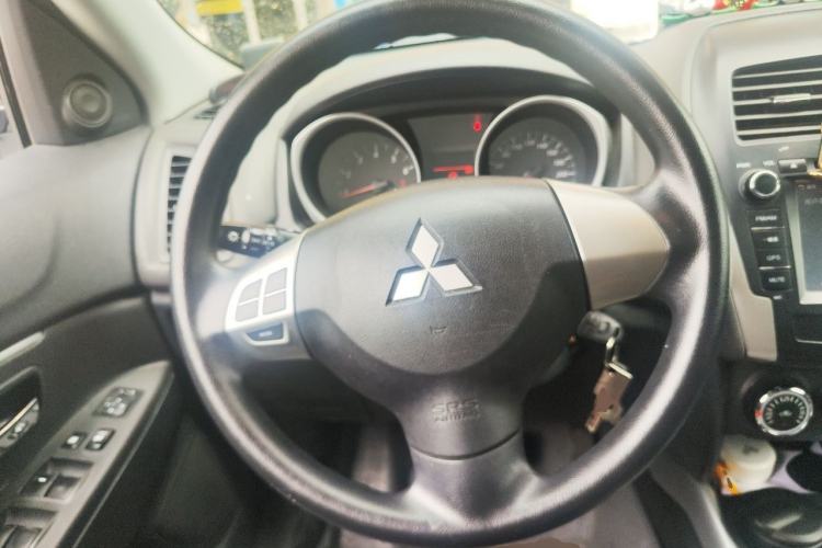 Used Mitsubishi ASX 2013 2.0L CVT Two-Wheel Drive Elite Edition Steering Wheel