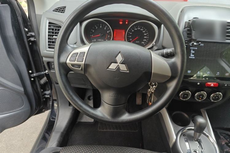 Used Mitsubishi ASX 2013 2.0L CVT Two-Wheel Drive Elite Edition Steering Wheel