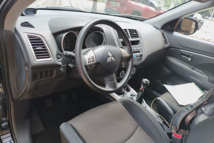Used Mitsubishi ASX 2013 2.0L Manual Two-Wheel Drive Comfort Edition Steering Wheel