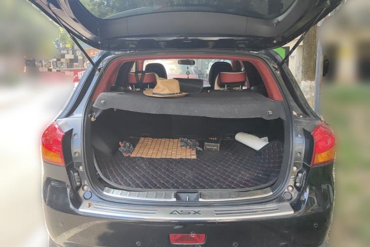 Used Mitsubishi ASX 2013 2.0L CVT Four-Wheel Drive Premium Edition Trunk