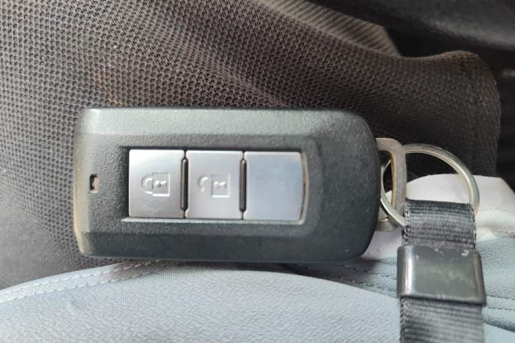 Used Mitsubishi ASX 2013 2.0L CVT Four-Wheel Drive Premium Edition Vehicle Key
