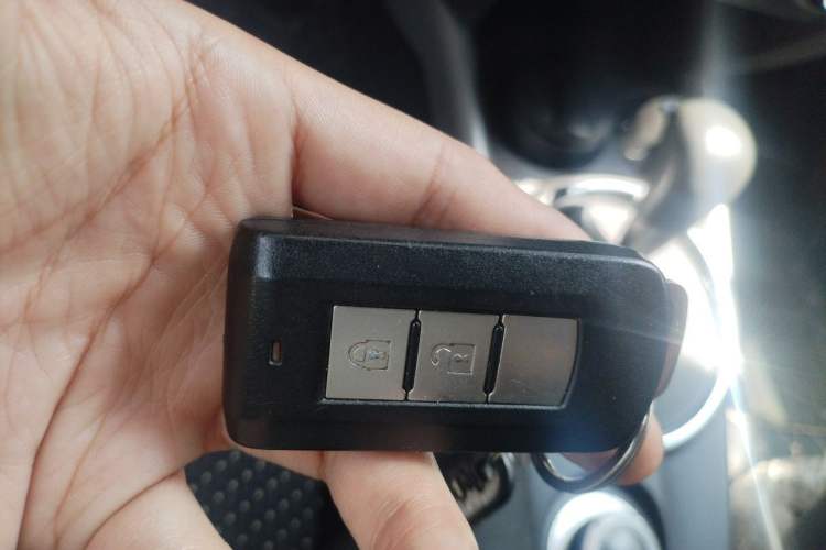 Used Mitsubishi ASX 2013 2.0L CVT Four-Wheel Drive Premium Edition Vehicle Key
