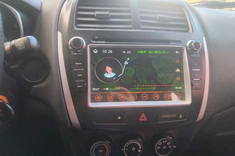 Used Mitsubishi ASX 2013 1.6L Manual Two-Wheel Drive Standard Edition Audio And AC Panel