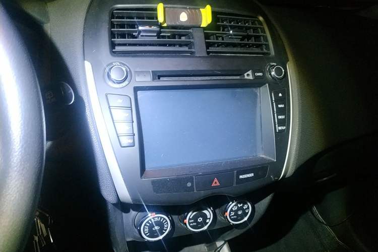 Used Mitsubishi ASX 2013 2.0L CVT Two-Wheel Drive Elite Edition Audio And AC Panel