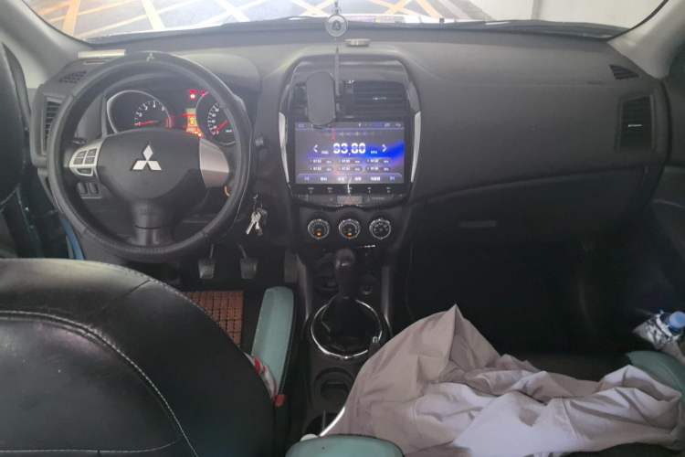 Used Mitsubishi ASX 2013 2.0L Manual Two-Wheel Drive Comfort Edition Center Console