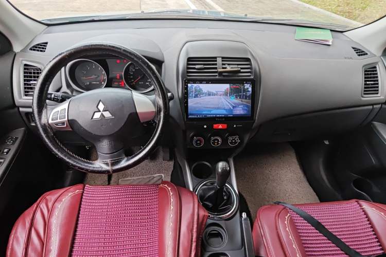 Used Mitsubishi ASX 2013 1.6L Manual Two-Wheel Drive Standard Edition Center Console