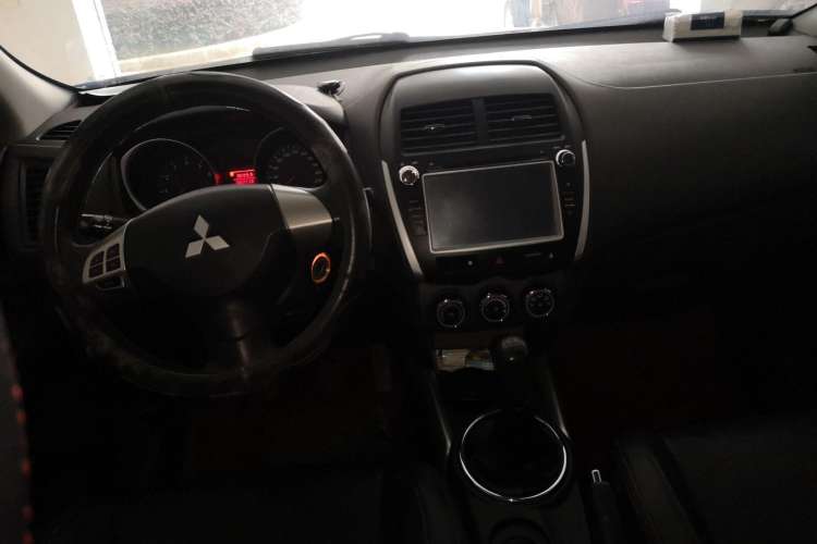 Used Mitsubishi ASX 2013 2.0L Manual Two-Wheel Drive Comfort Edition Center Console