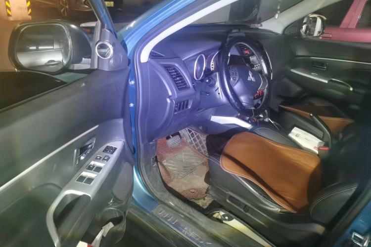 Used Mitsubishi ASX 2013 2.0L CVT Two-Wheel Drive Luxury Edition Driver Seat