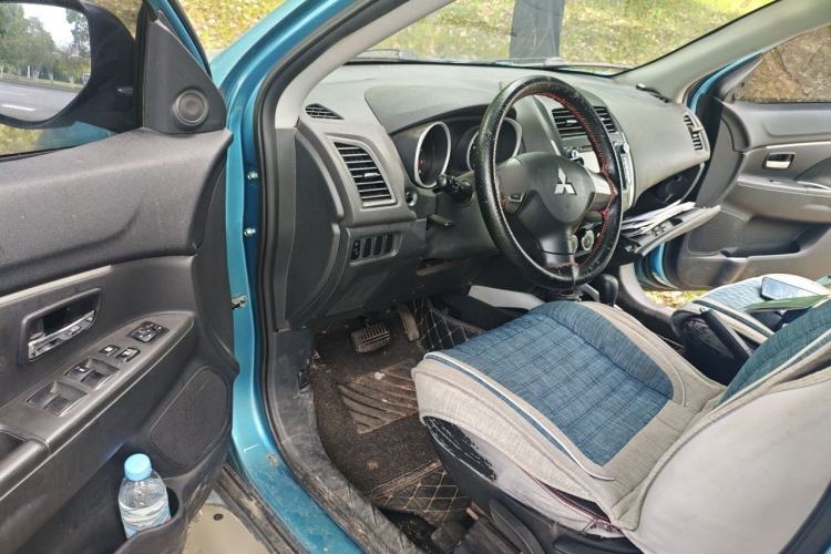 Used Mitsubishi ASX 2013 2.0L CVT Two-Wheel Drive Elite Edition Driver Seat