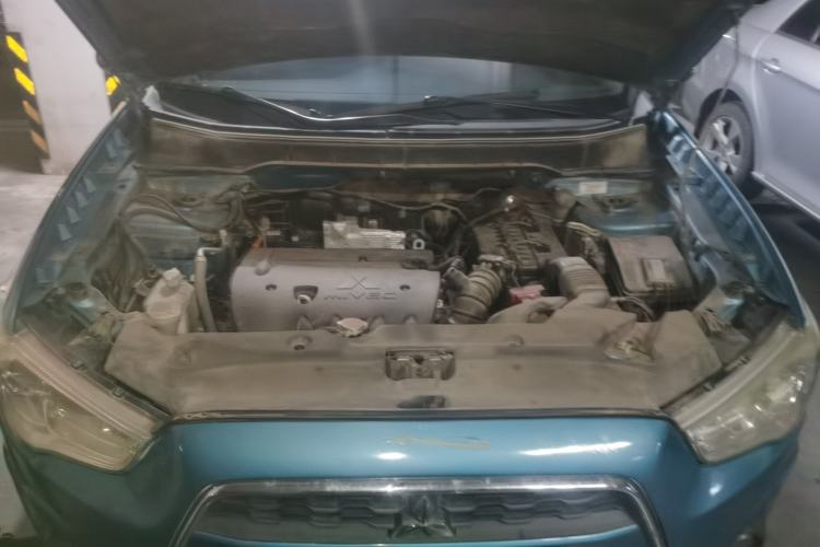 Used Mitsubishi ASX 2013 2.0L CVT Two-Wheel Drive Luxury Edition Engine Bay