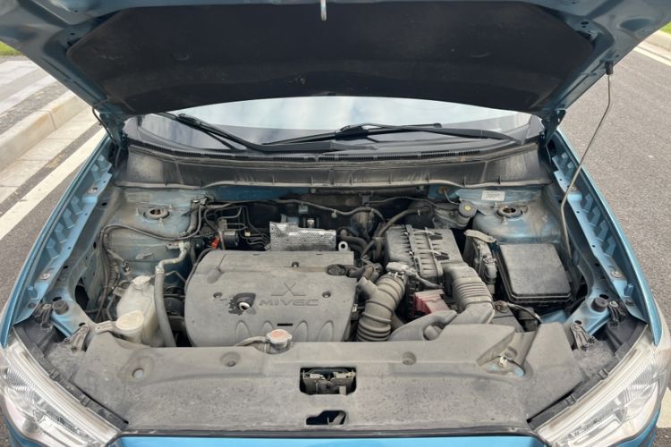 Used Mitsubishi ASX 2013 2.0L CVT Two-Wheel Drive Luxury Edition Engine Bay