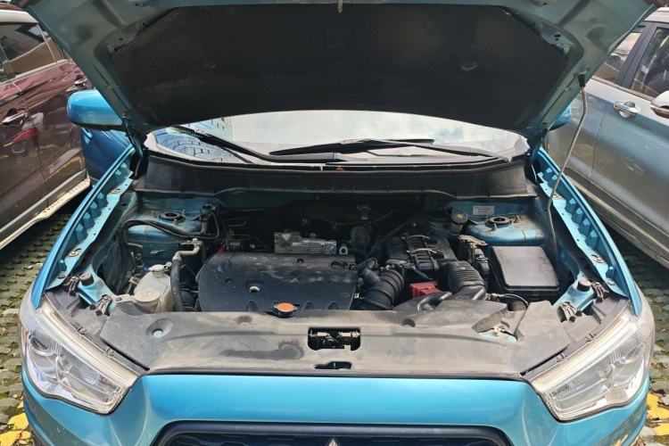 Used Mitsubishi ASX 2013 2.0L CVT Two-Wheel Drive Elite Edition Engine Bay