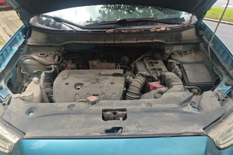 Used Mitsubishi ASX 2013 2.0L CVT Two-Wheel Drive Elite Edition Engine Bay