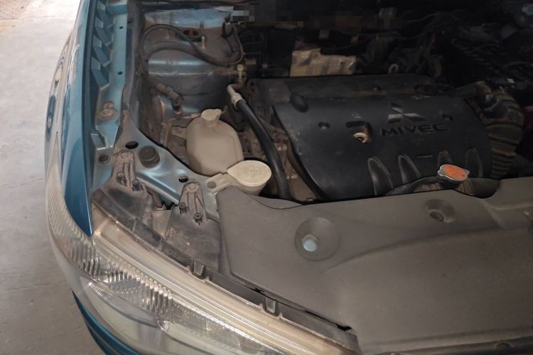 Used Mitsubishi ASX 2013 2.0L CVT Two-Wheel Drive Luxury Edition Engine Bay Right
