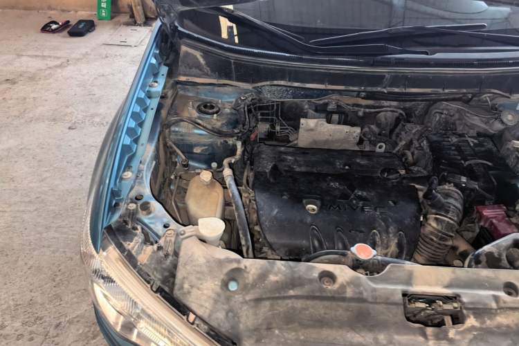 Used Mitsubishi ASX 2013 2.0L CVT Two-Wheel Drive Elite Edition Engine Bay Right