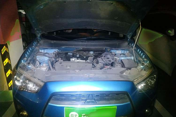 Used Mitsubishi ASX 2013 2.0L CVT Two-Wheel Drive Elite Edition Engine Bay