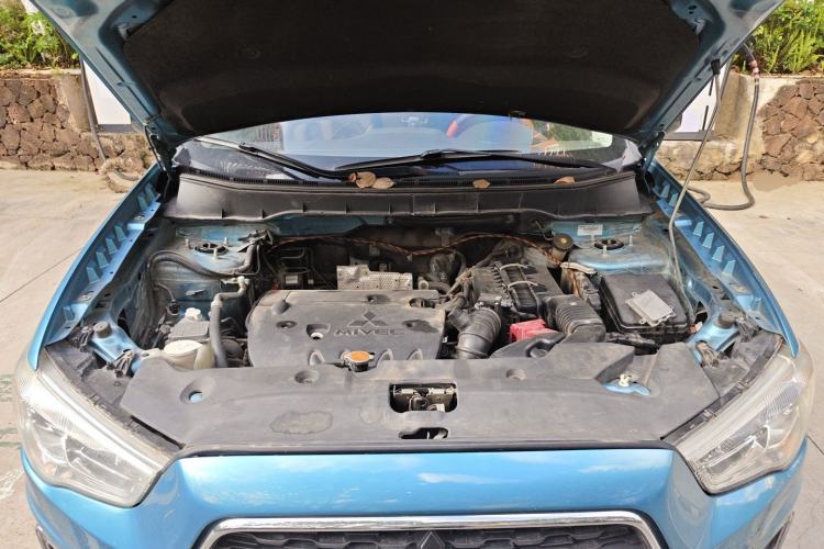 Used Mitsubishi ASX 2013 2.0L CVT Four-Wheel Drive Premium Edition Engine Bay