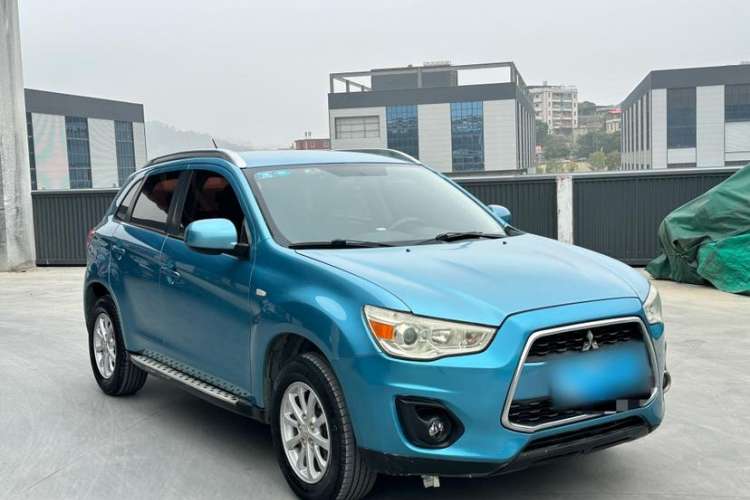 Used Mitsubishi ASX 2013 2.0L CVT Two-Wheel Drive Elite Edition Exterior 2