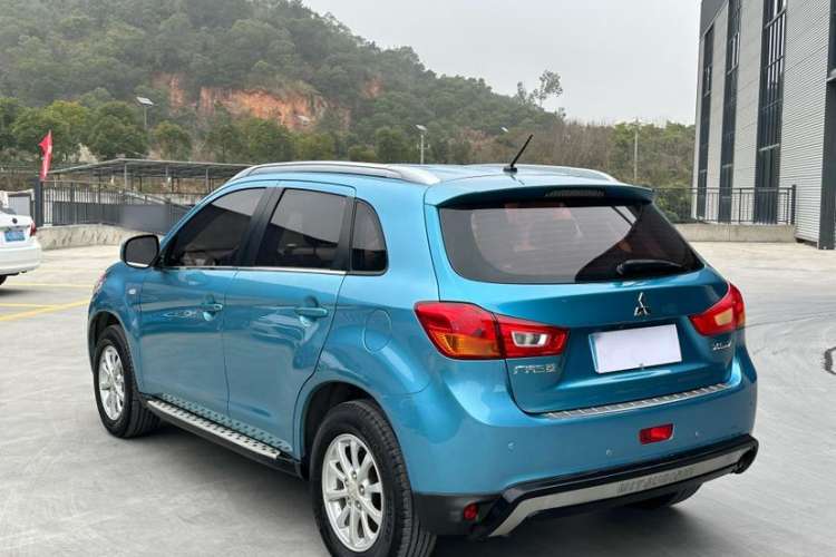 Used Mitsubishi ASX 2013 2.0L CVT Two-Wheel Drive Elite Edition Exterior 3