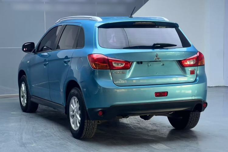 Used Mitsubishi ASX 2013 2.0L CVT Two-Wheel Drive Elite Edition Exterior 3