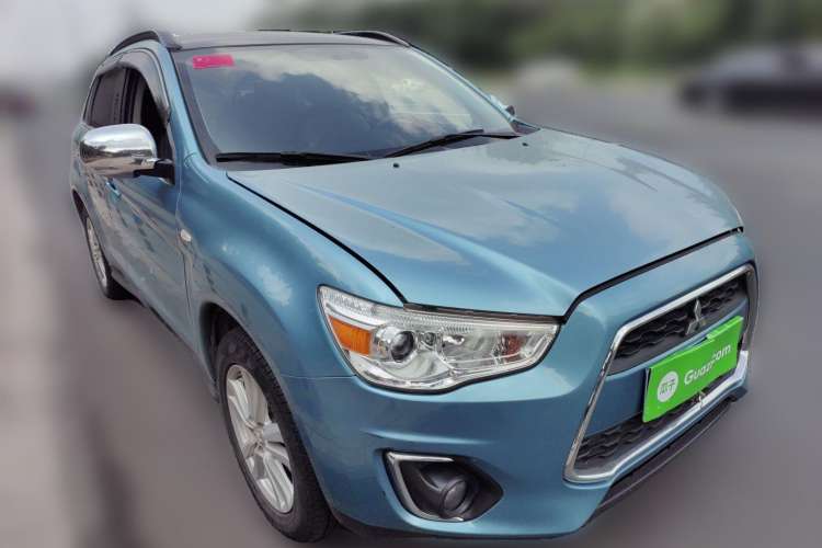 Used Mitsubishi ASX 2013 2.0L CVT Four-Wheel Drive Premium Edition Front Right 45 Deg