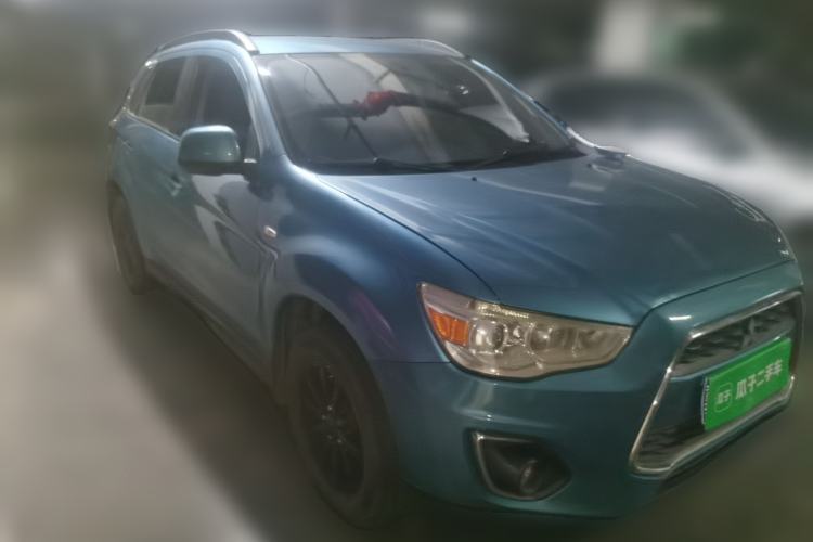 Used Mitsubishi ASX 2013 2.0L CVT Two-Wheel Drive Luxury Edition Front Right 45 Deg
