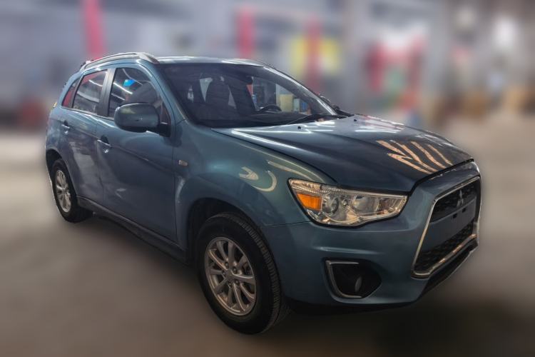 Used Mitsubishi ASX 2013 2.0L CVT Two-Wheel Drive Elite Edition Front Right 45 Deg