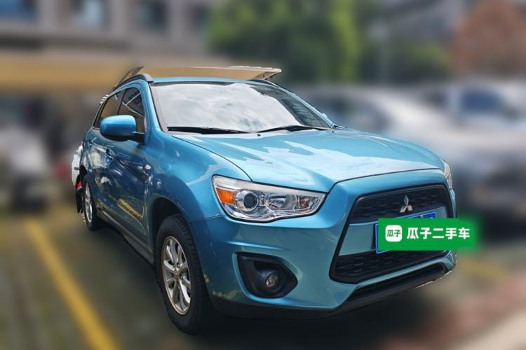 Used Mitsubishi ASX 2013 2.0L CVT Two-Wheel Drive Elite Edition Front Right 45 Deg