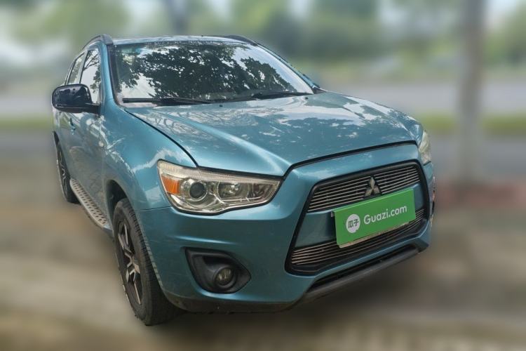 Used Mitsubishi ASX 2013 2.0L CVT Two-Wheel Drive Elite Edition Front Right 45 Deg