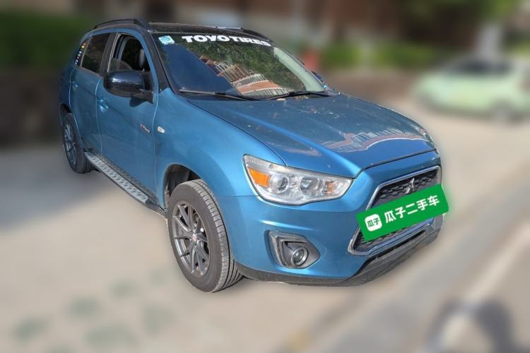 Used Mitsubishi ASX 2013 2.0L CVT Four-Wheel Drive Premium Edition Front Right 45 Deg