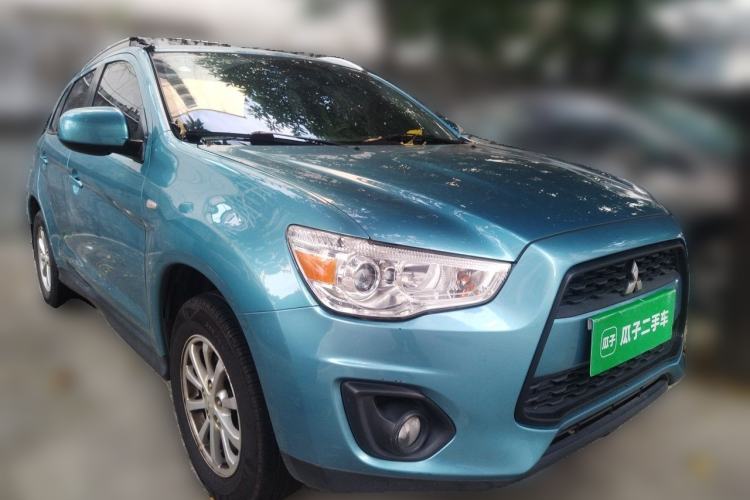 Used Mitsubishi ASX 2013 2.0L CVT Two-Wheel Drive Elite Edition Front Right 45 Deg