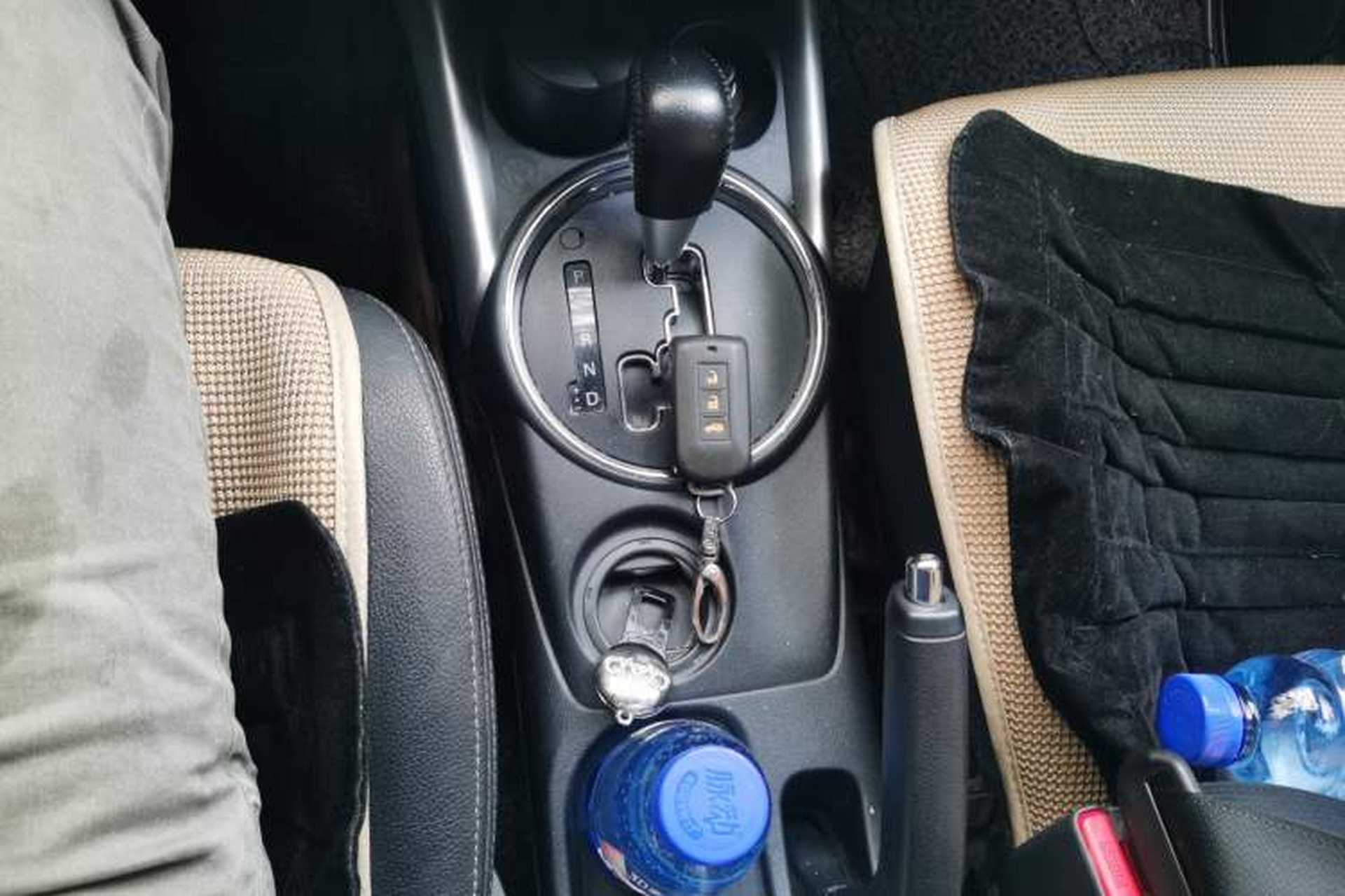 Used Mitsubishi ASX 2013 2.0L CVT Two-Wheel Drive Luxury Edition Gear Lever