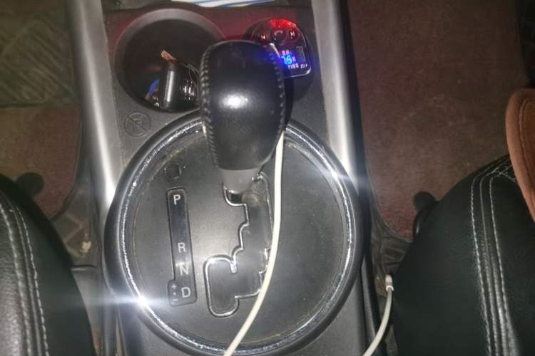 Used Mitsubishi ASX 2013 2.0L CVT Two-Wheel Drive Luxury Edition Gear Lever