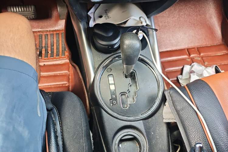 Used Mitsubishi ASX 2013 2.0L CVT Two-Wheel Drive Elite Edition Gear Lever