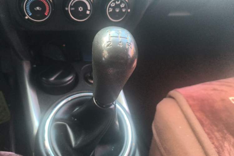 Used Mitsubishi ASX 2013 1.6L Manual Two-Wheel Drive Standard Edition Gear Lever