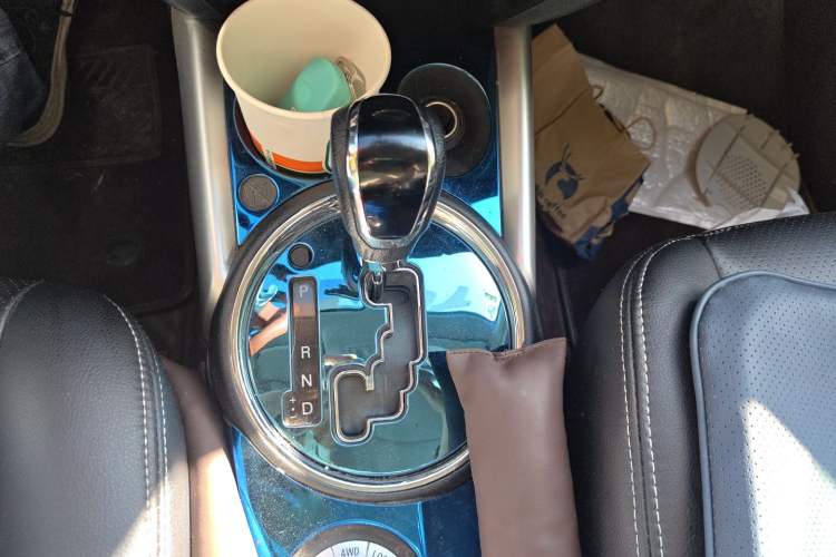 Used Mitsubishi ASX 2013 2.0L CVT Four-Wheel Drive Premium Edition Gear Lever