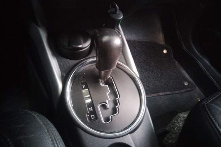 Used Mitsubishi ASX 2013 2.0L CVT Two-Wheel Drive Elite Edition Gear Lever